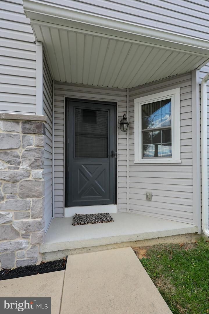 Property Photo:  1400 Fieldstone Drive  PA 17552