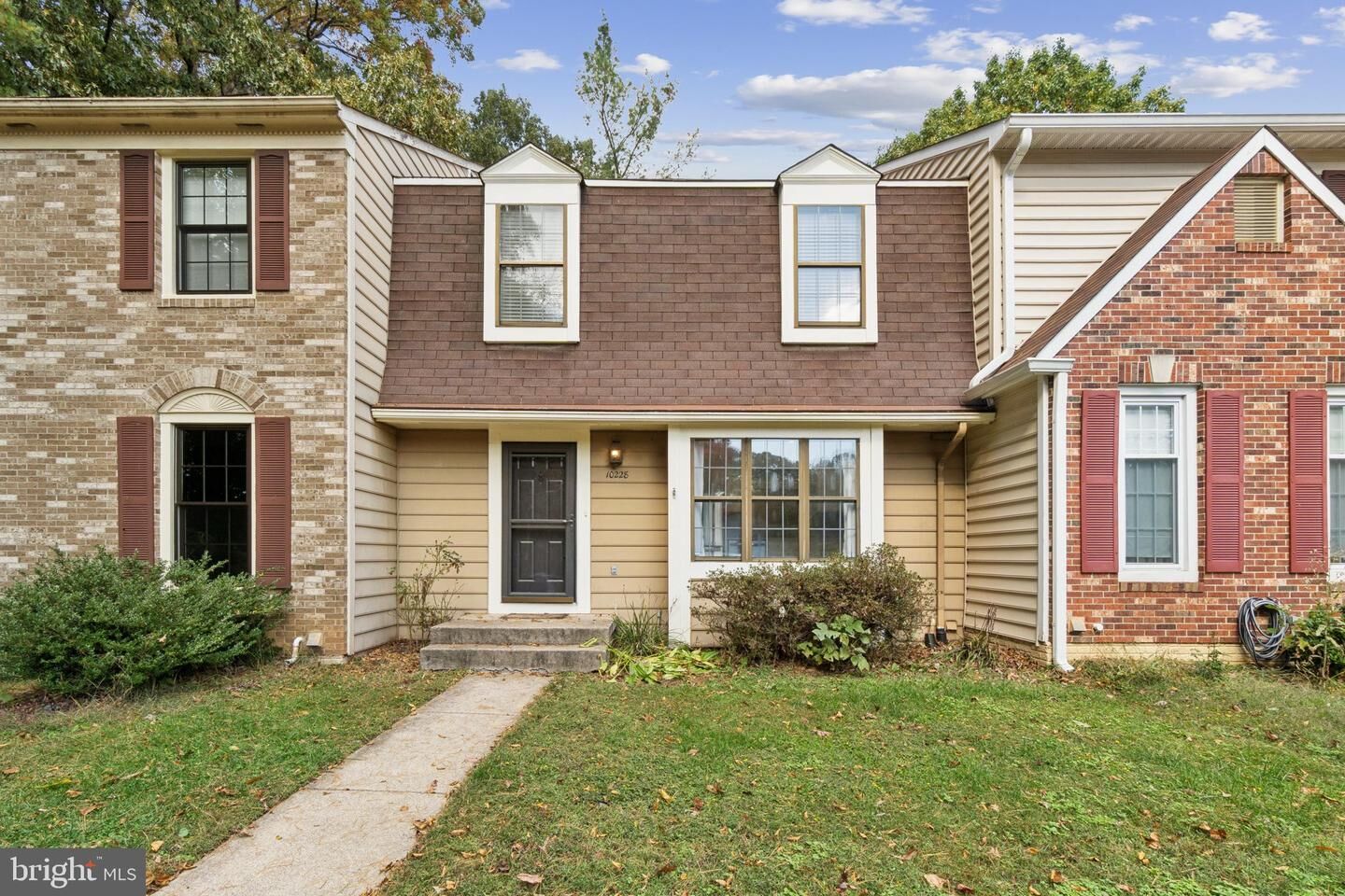 Property Photo:  10228 Roberts Common Lane  VA 22015