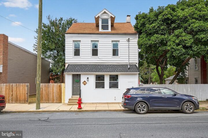 Property Photo:  623 E Chestnut Street  PA 17602