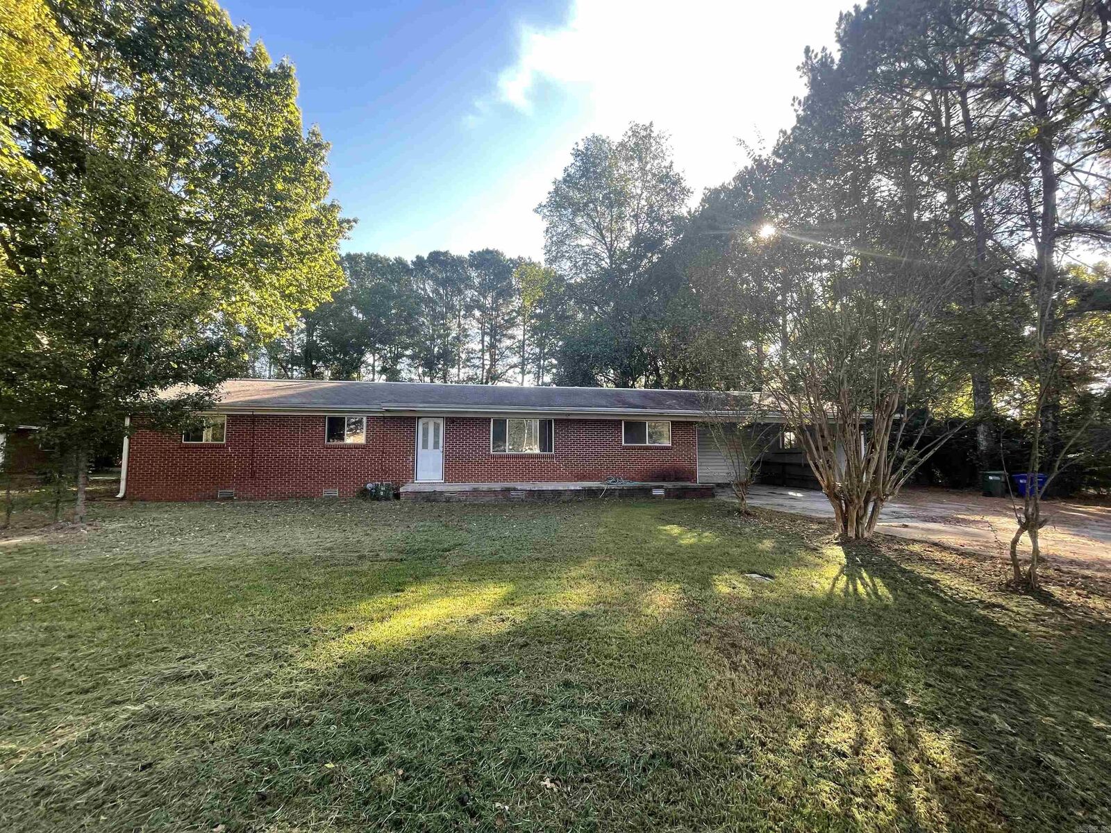 Property Photo:  1012 Woodside  AR 72032 