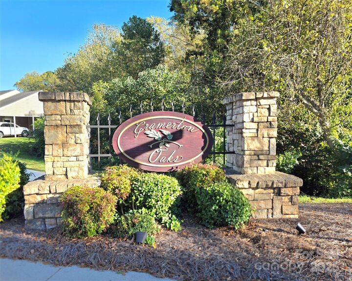 Property Photo: 2053 Pin Oak Place NC 28032