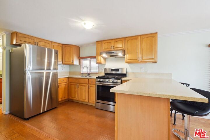 Property Photo:  11250 Playa St  CA 90230