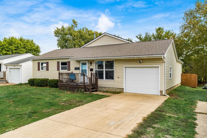 Property Photo:  1062 Mulberry Road  OH 43113