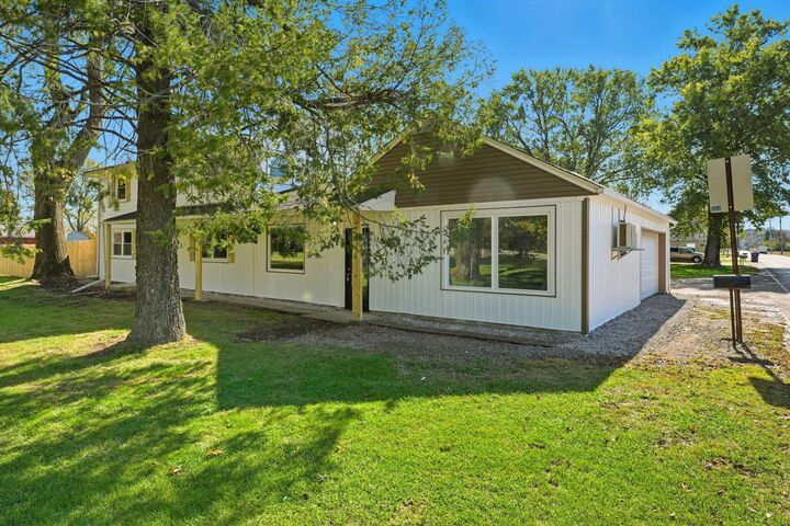 Property Photo:  110 Quarry SE Road  OH 43130