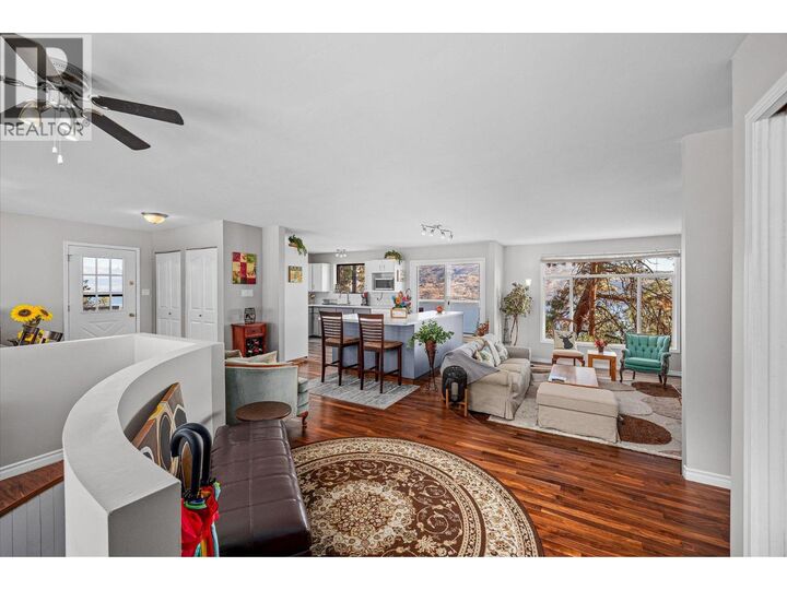Photo de la propriété:  5821 Atkinson Crescent  BC V0H 1X4 