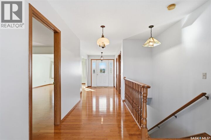 Property Photo:  1002 Carr Crescent  SK S7S 1L9