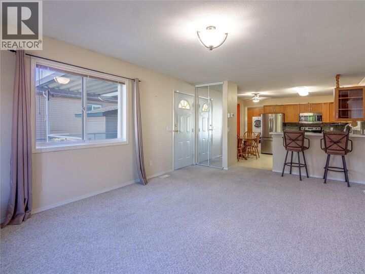 Photo de la propriété:  670 McCurdy Road 4  BC V1X 2P5 