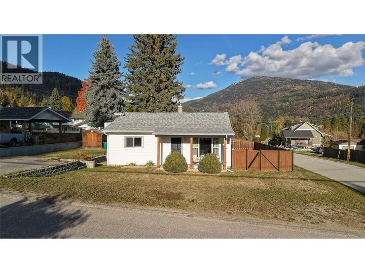 Property Photo:  24 Kootenay Avenue North  BC V0G 1L0 