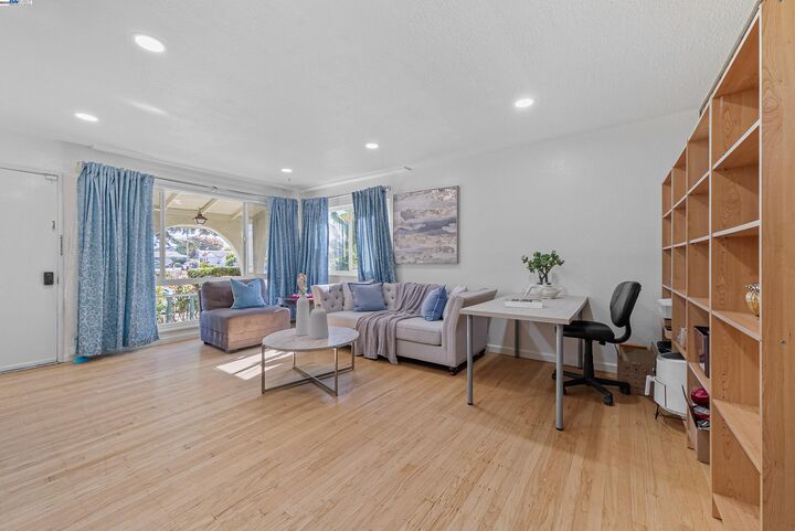 Property Photo:  829 Crespi Dr  CA 94578