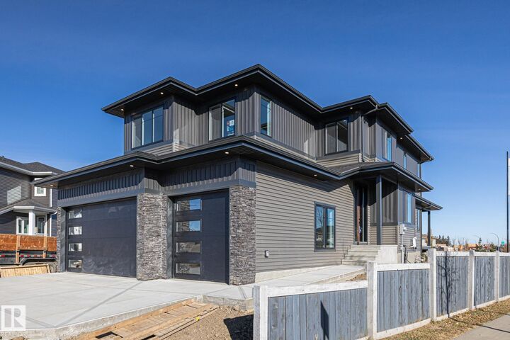 Property Photo:  671 King Street  AB T7X 4P7 