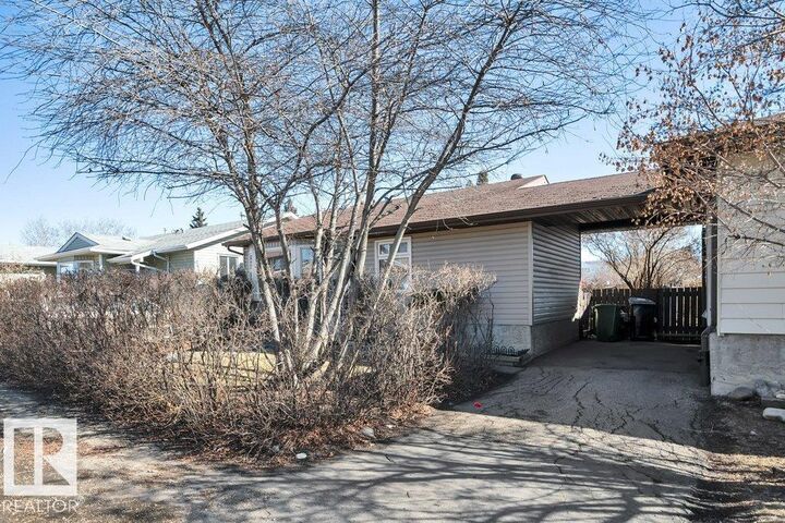 Photo de la propriété:  13835 114 Street NW  AB T5X 4A1