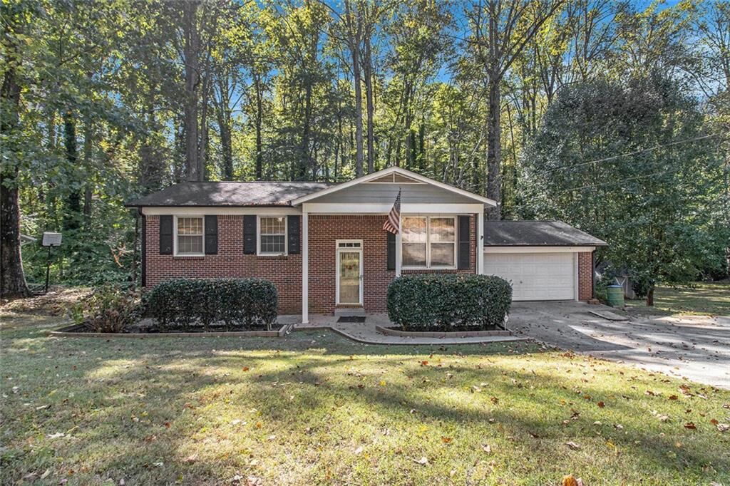 Property Photo:  493 Rebecca Street Street  GA 30046 