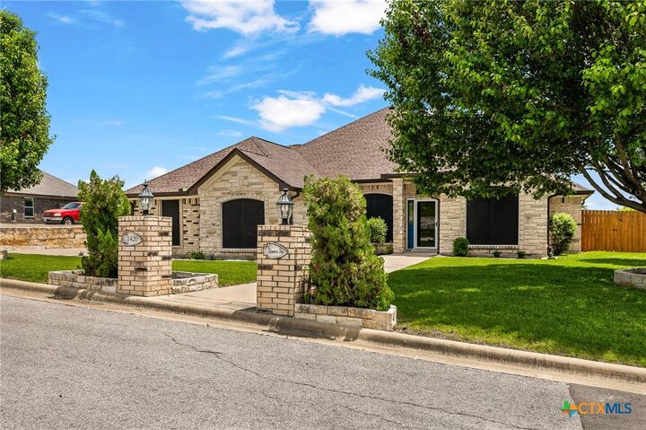 Property Photo:  1420 Gomer Lane  TX 76548