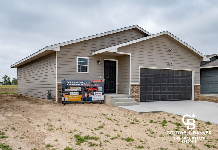 Property Photo:  1842 E Prairie View Drive  KS 67846 