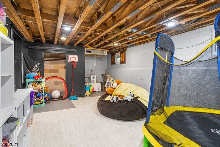 Property Photo:  21 Sherwood Ct  NJ 08822