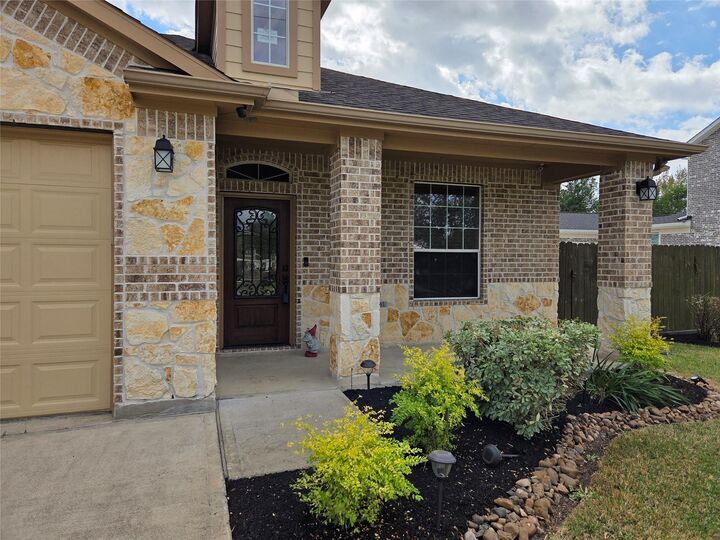 Property Photo:  306 Masterson Street  TX 77583