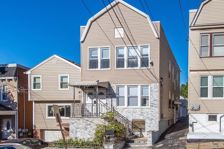 Property Photo:  46 Spruce St 2  NJ 07306 