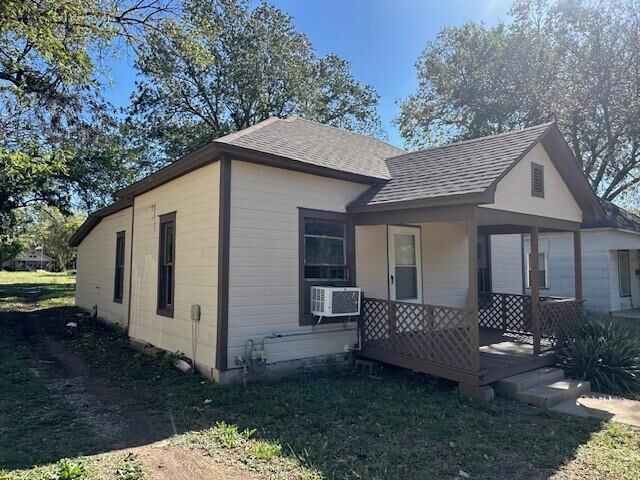 Property Photo:  528 S 13th Street  KS 67301 