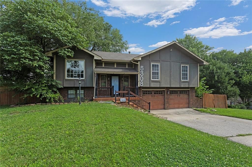 Property Photo:  5308 Douglas Avenue  KS 66106