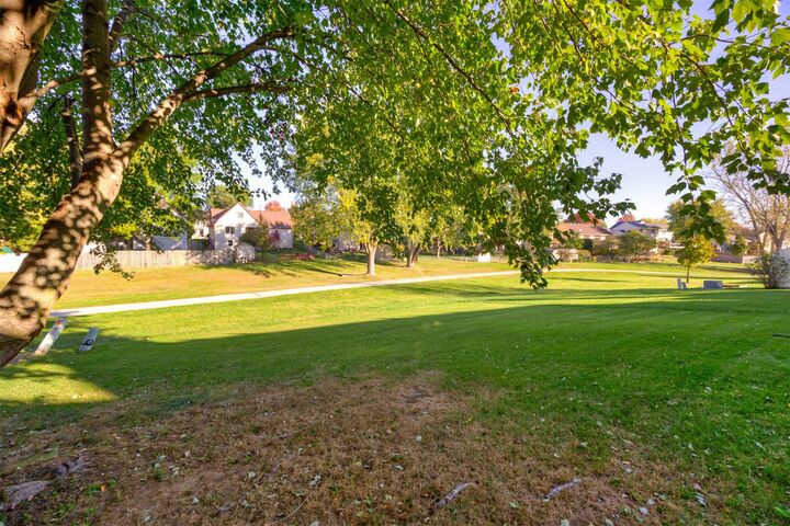 Property Photo: 4801 Meadow Valley Drive IA 50265