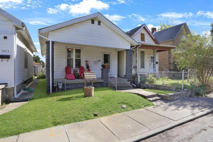 Property Photo:  1031 N Third Avenue  IN 47710