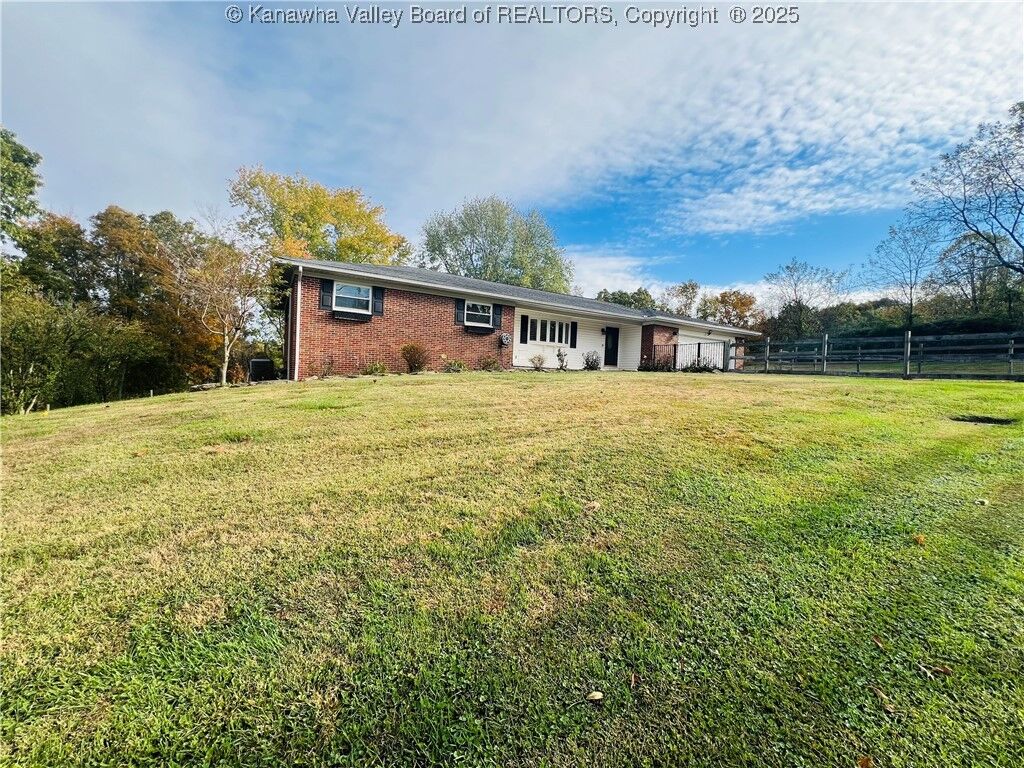 Property Photo:  202 Brent Circle  WV 25271 