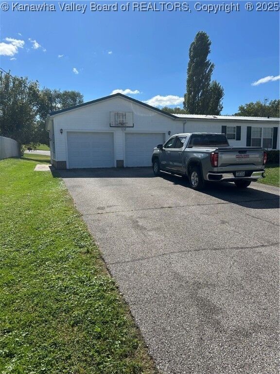 Property Photo:  926 Midland Trail  WV 25526