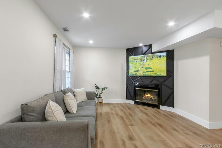 Property Photo:  2915 Whispering Hills  NY 10918 