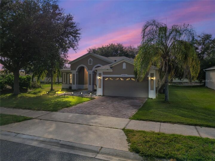 Property Photo:  4703 Cape Hatteras Drive  FL 34714