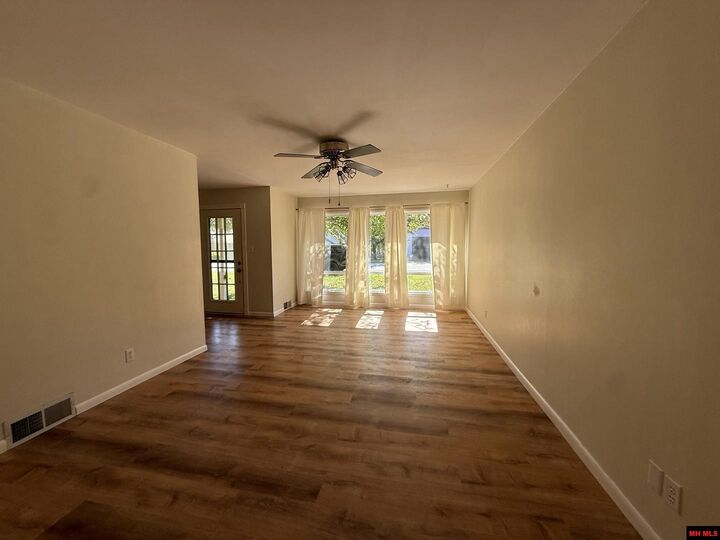 Property Photo: 1123 W Newman Avenue AR 72601