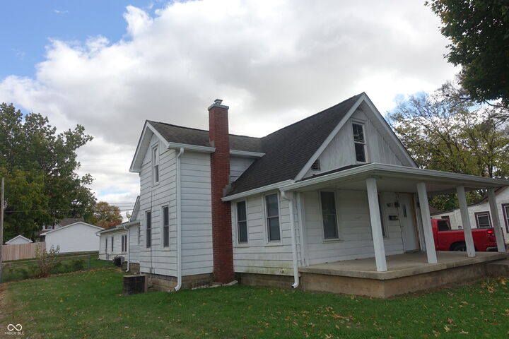 Property Photo:  407 S Pleasant Street  IN 46124
