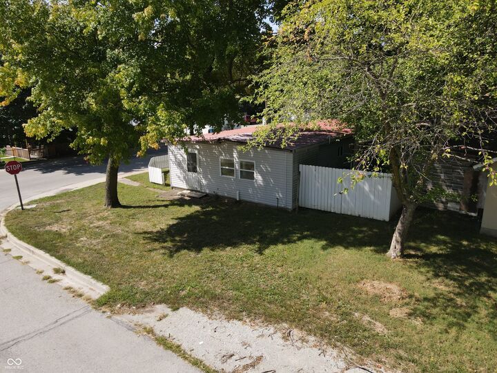 Property Photo:  1940 Mulberry Street  IN 46060