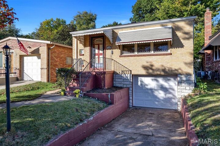 Property Photo:  7729 Kenridge Lane  MO 63119