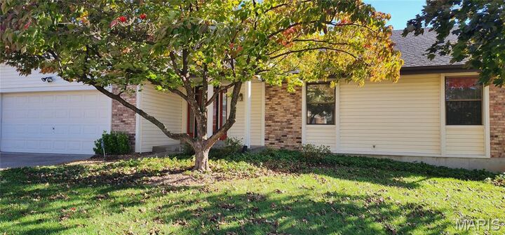 Property Photo: 2741 Penbrooke MO 63301