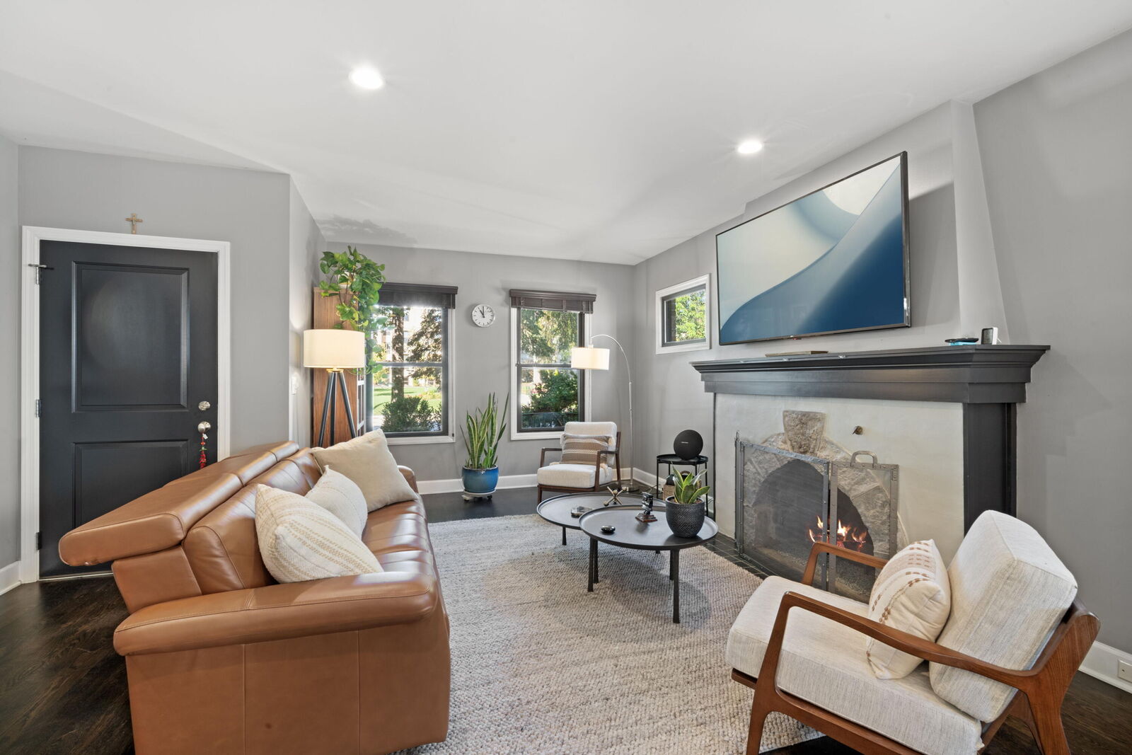 Property Photo:  2432 N Lake Dr  WI 53211