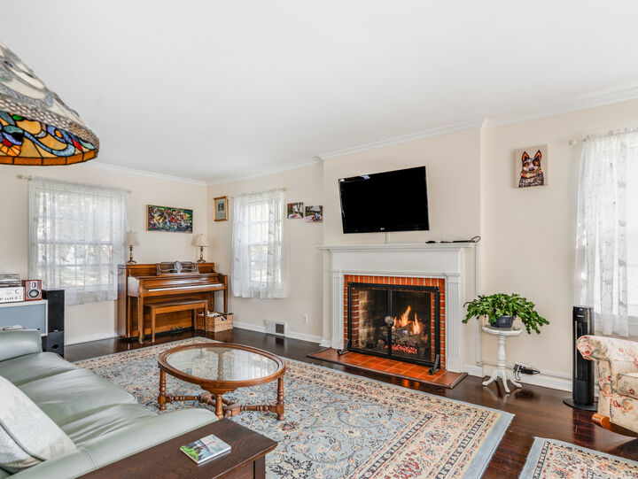 Property Photo:  1416 West Acres Road  IL 60435 