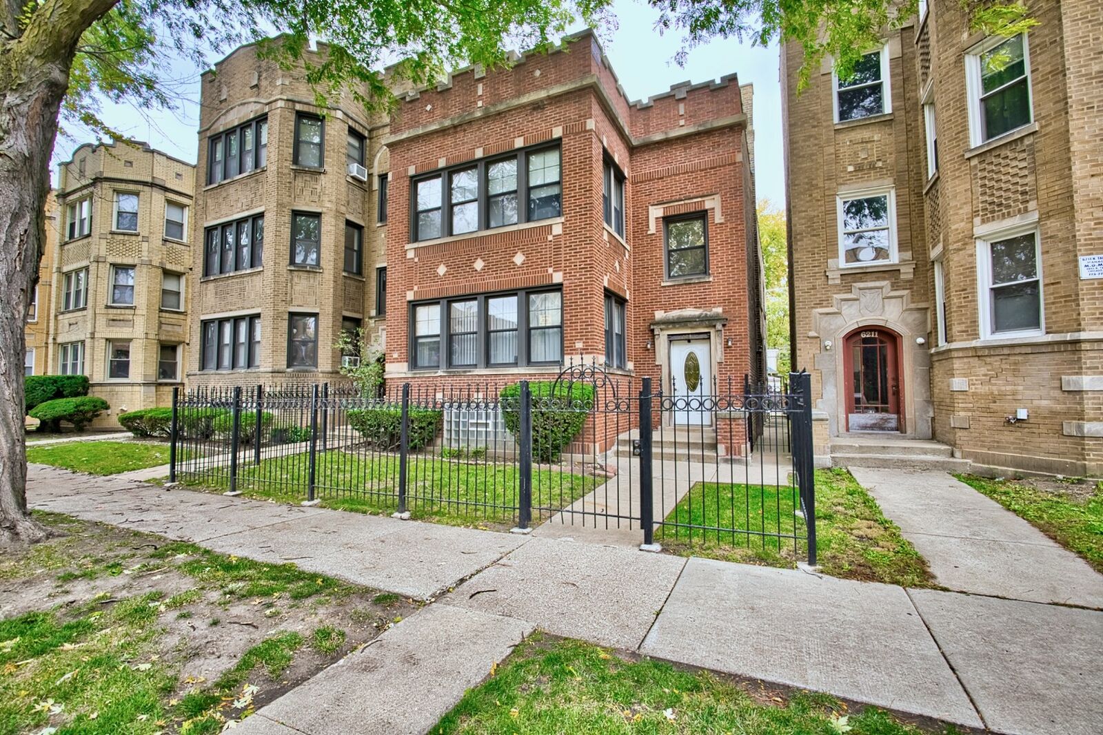 Property Photo:  6215 N Talman Avenue  IL 60659 
