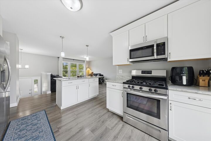 Property Photo: 623 Cochise Circle IL 60440