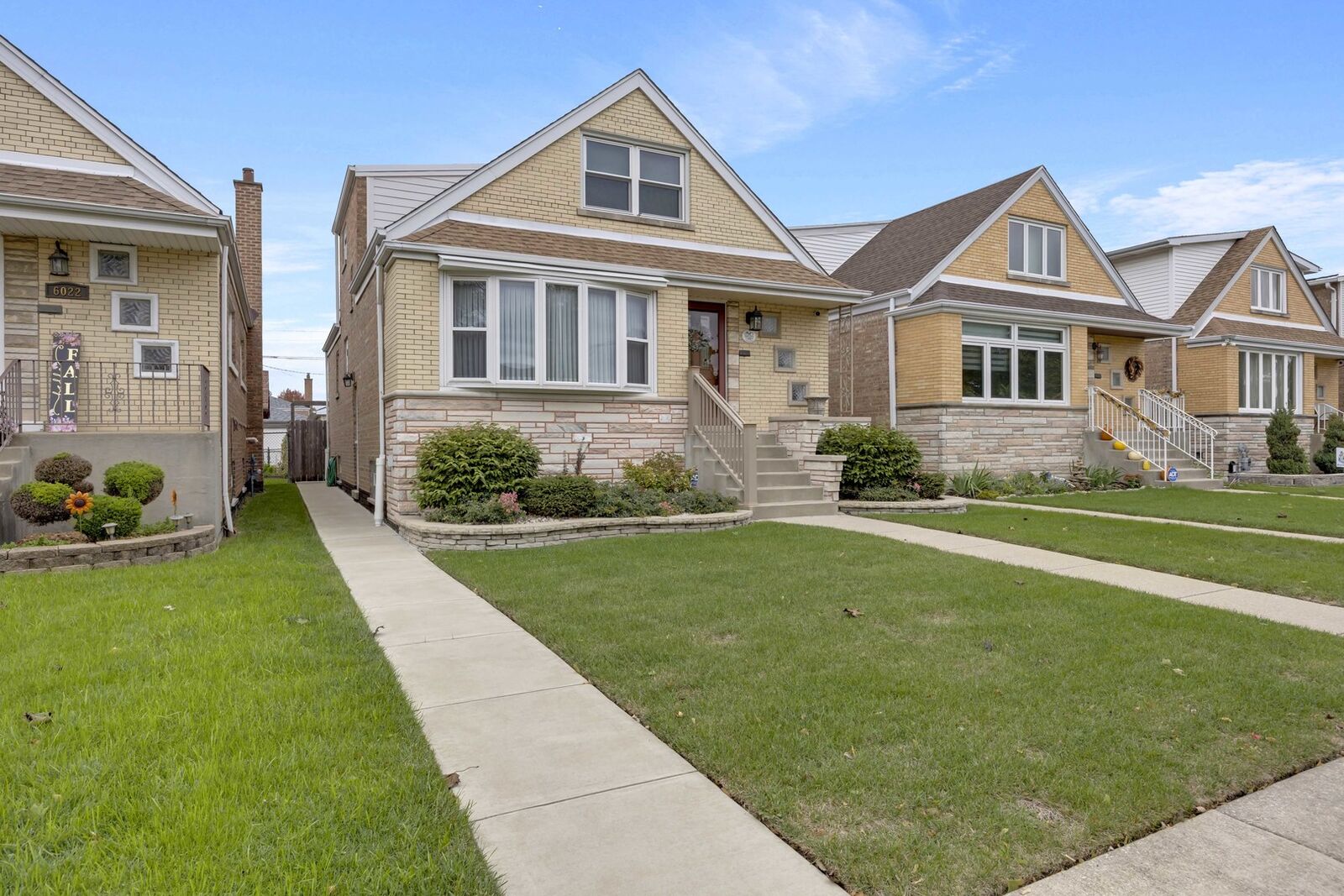 Property Photo: 6020 S Nashville Avenue IL 60638