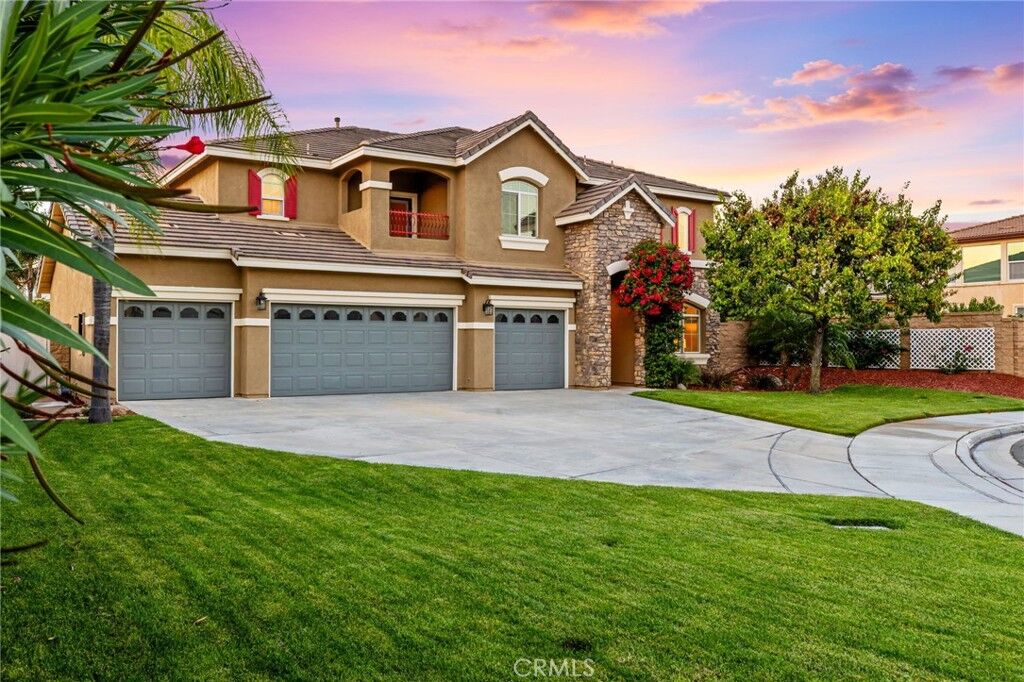 Property Photo:  33506 Blue Water  CA 92592