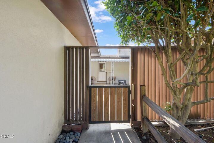 Property Photo:  2702 Orange Avenue  CA 91214