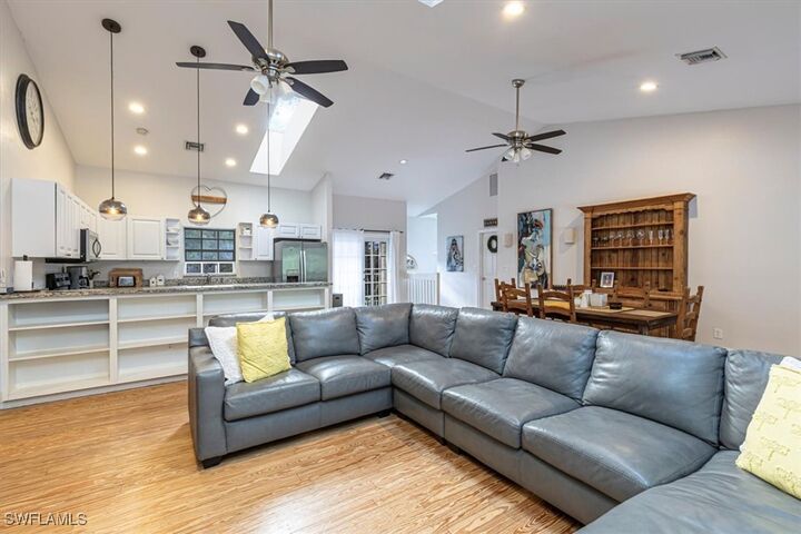 Property Photo:  3618 Cottage Club Lane  FL 34105
