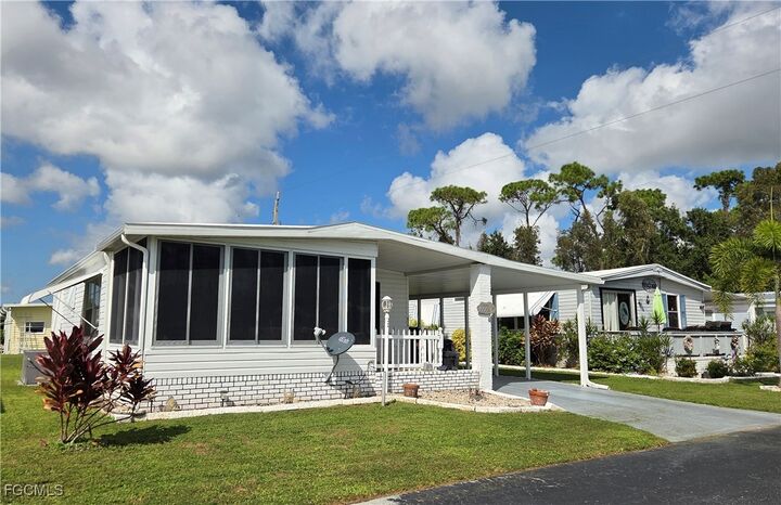 Property Photo: 836 Peaceful Drive FL 33917