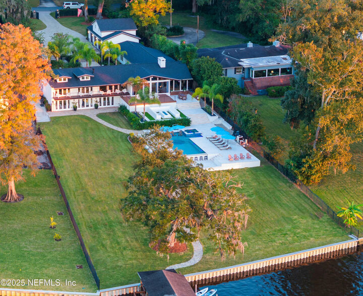 Property Photo: 4232 Ortega Forest Drive FL 32210