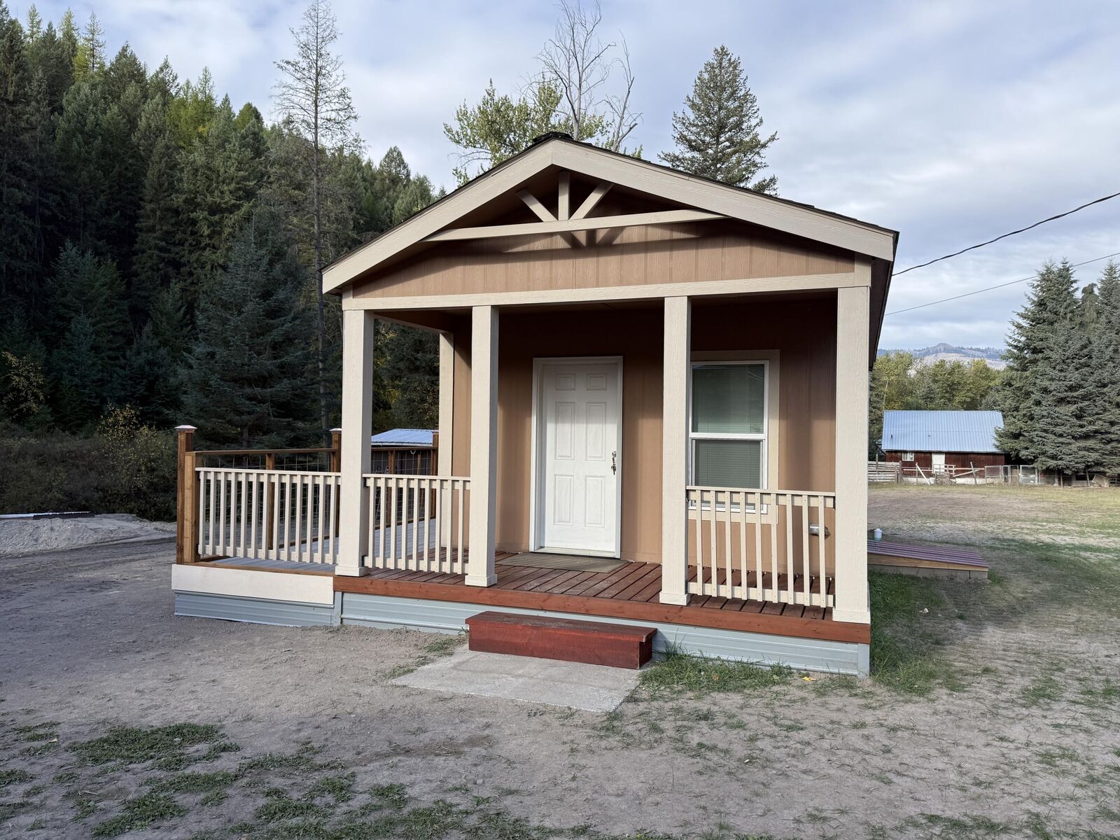 Property Photo:  160 St. Peter'S Creek Rd  WA 99150 