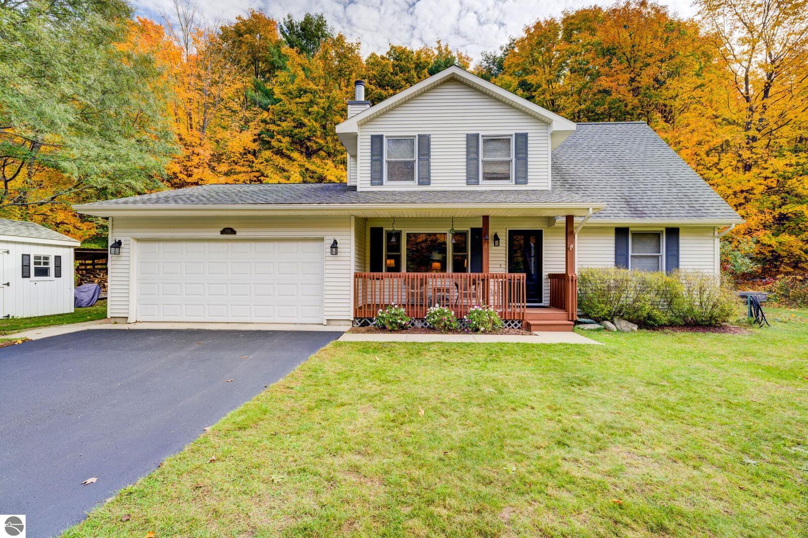 Property Photo:  9144 E Hoxie Road  MI 49621 