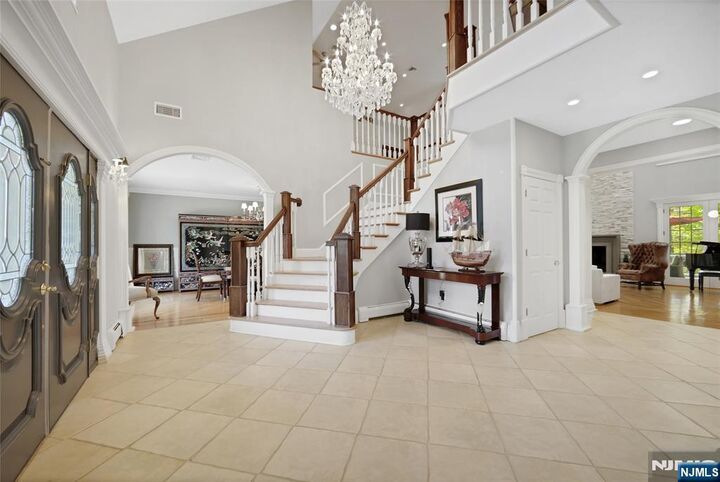 Property Photo: 8 Garden Court NJ 07458
