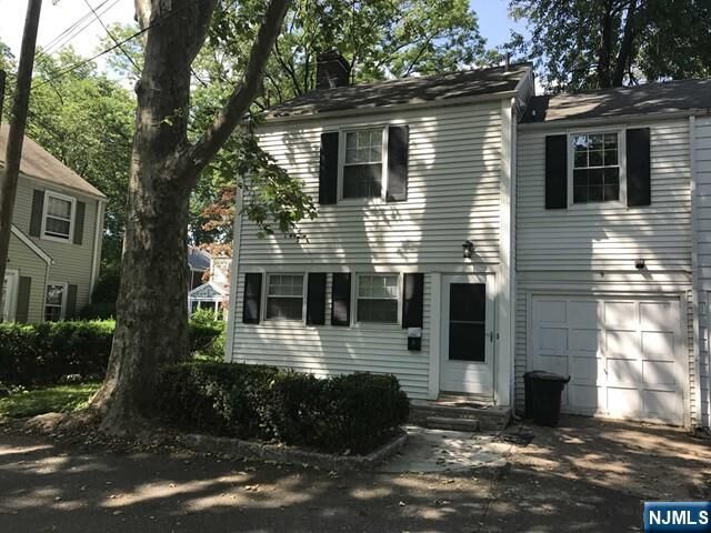 Property Photo:  9 Burlington Place  NJ 07410 