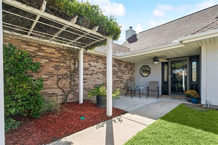 Property Photo:  100 Southern Star Place  LA 70458 