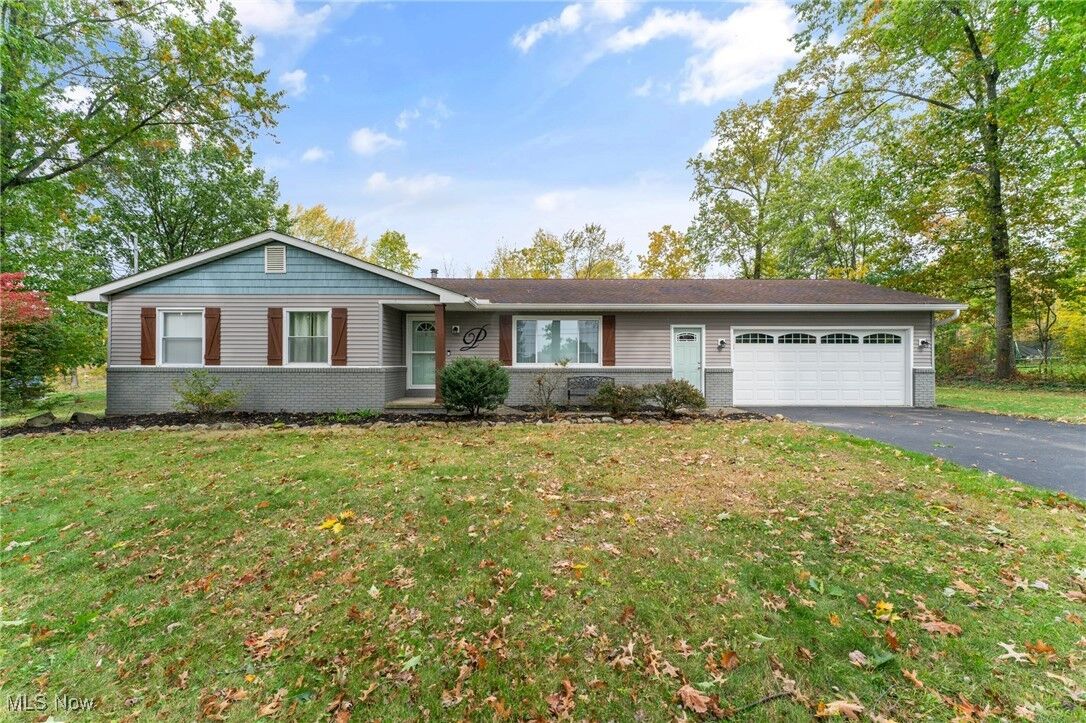 Property Photo:  7111 Pine Grove Drive  OH 44425